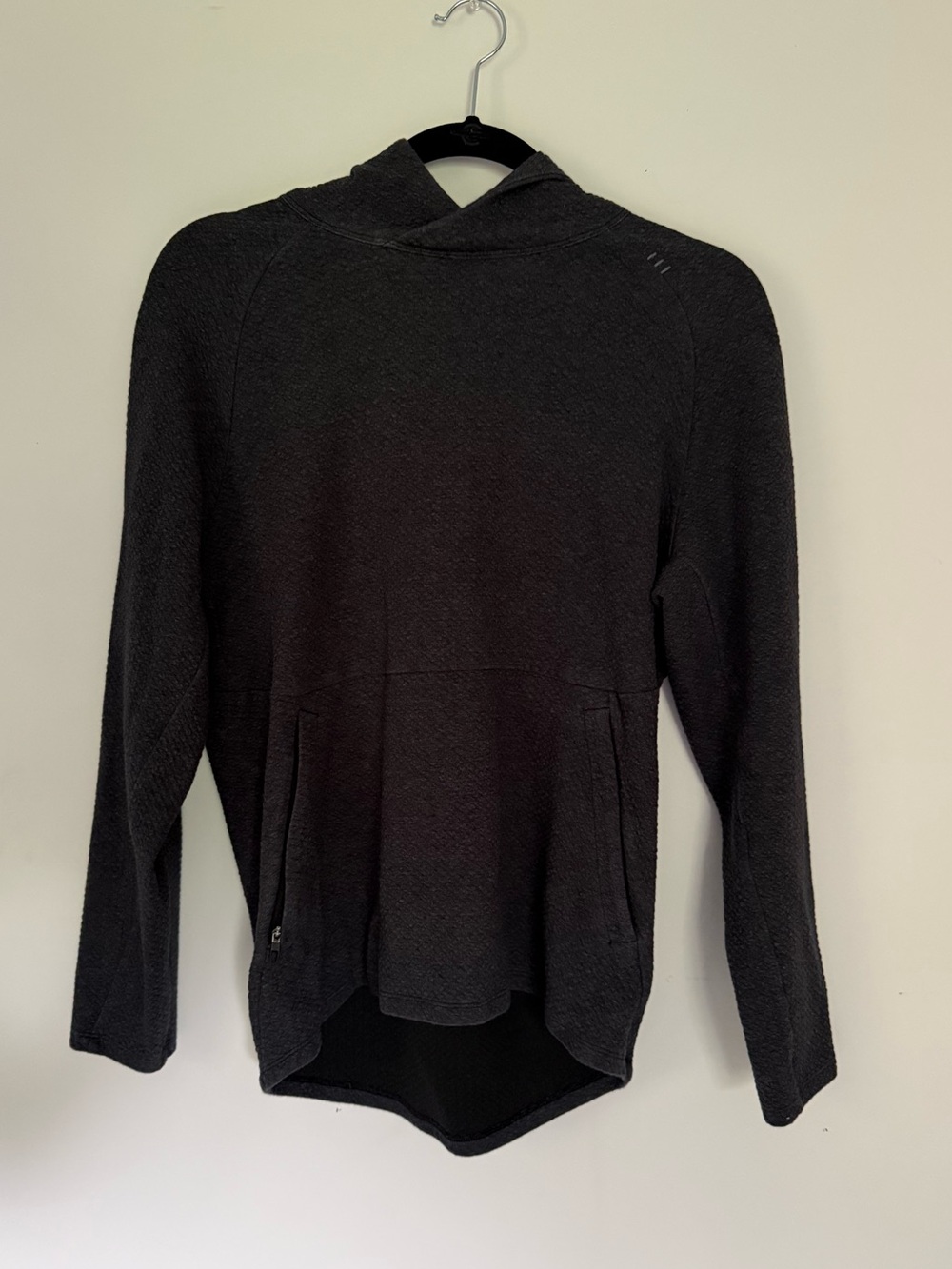 Lululemon At Ease Hoodie Mens Small Gray Textured Knit Pullover Reflective Logo